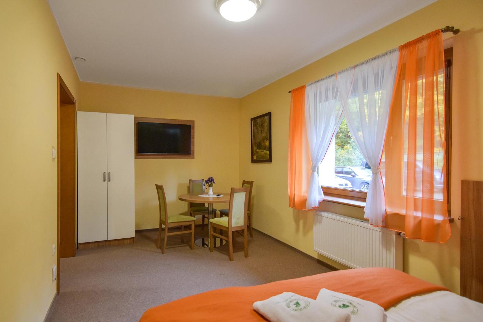 Lesny Osrodek Szkoleniowy W Puszczykowie Puszczykowo Extérieur photo