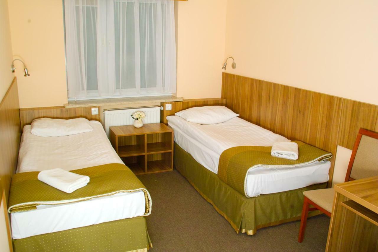 Lesny Osrodek Szkoleniowy W Puszczykowie Puszczykowo Extérieur photo