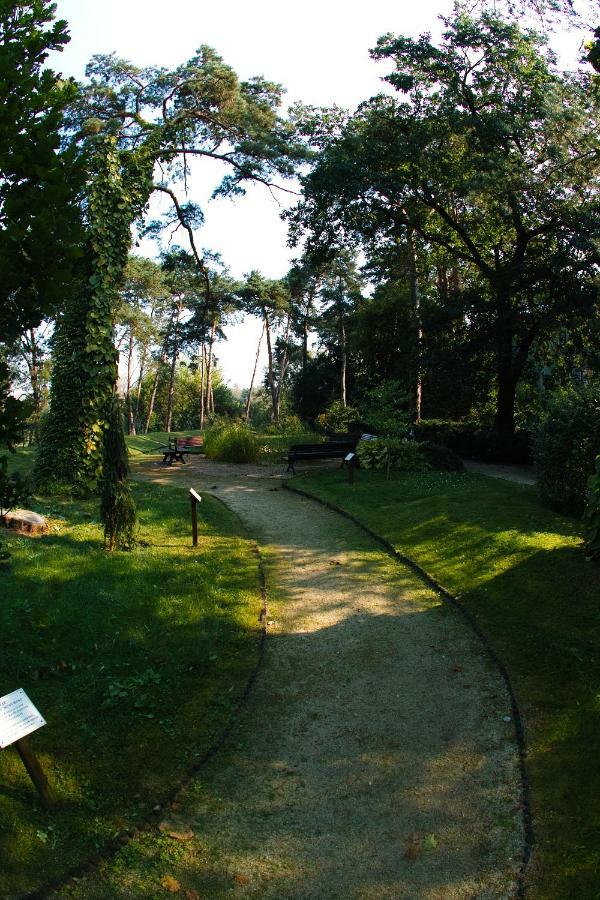 Lesny Osrodek Szkoleniowy W Puszczykowie Puszczykowo Extérieur photo